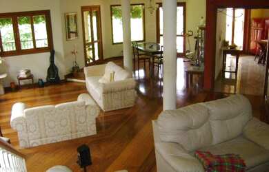 Imagem: A casa em condomínio possui 3 Dormitórios, 1 Suíte, 4 Banheiros