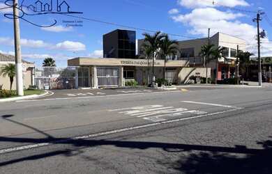 Imagem: A casa possui 3 Dormitórios, 2 Suítes, 4 Banheiros, 4 Vagas