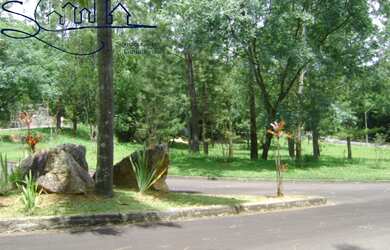 Imagem: O terreno possui 1366m² de Área Privada e está localizado