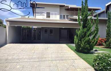 Imagem: A casa em condomínio possui 4 Dormitórios, 2 Suítes, 5 Banheiros