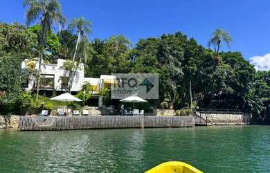 Imagem: A casa em condomínio possui 3 Dormitórios, 1 Suíte, 3 Banheiros