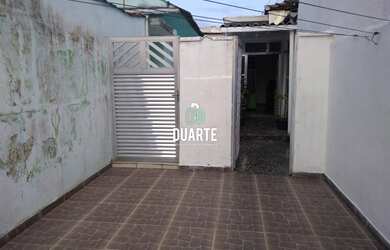 Imagem: A casa possui 4 Dormitórios, 3 Banheiros, 4 Vagas na garagem