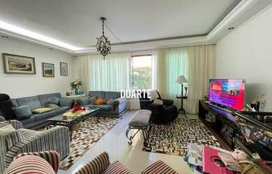 Imagem: A casa possui 3 Dormitórios, 3 Suítes, 5 Banheiros, 2 Vagas