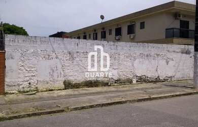 Imagem: O terreno possui 940m² de Área Privada e está localizado