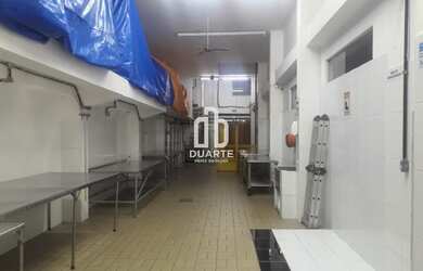 Imagem: A loja possui 5 Dormitórios, 5 Banheiros, 1 Vaga na garagem