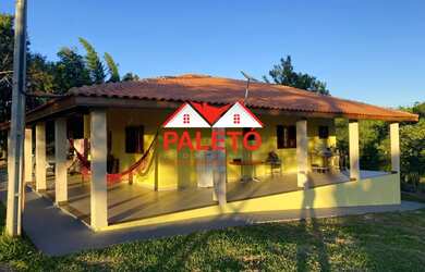 Imagem: A fazenda possui 2 Dormitórios, 1 Banheiro, 104.000m² de Área