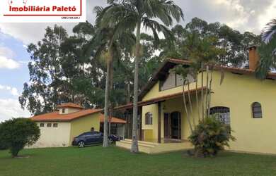 Imagem: A fazenda possui 4 Dormitórios, 3 Banheiros, 20.000m² de Área