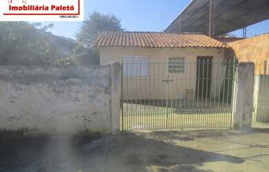 Imagem: A casa possui 2 Dormitórios, 1 Banheiro, 300m² de Área e