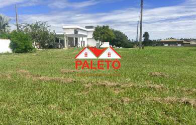 Imagem: O terreno possui 450m² de Área Privada e está localizado