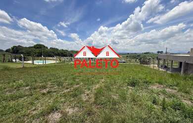 Imagem: O terreno à venda possui e está localizado em Loteamento