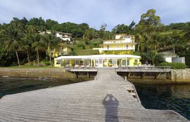 Imagem: A casa possui 12 Dormitórios, 12 Suítes, 14 Banheiros, 10