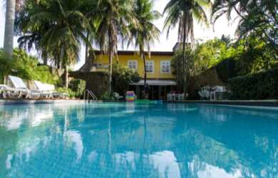 Imagem: A casa em condomínio possui 4 Dormitórios, 2 Suítes, 5 Banheiros