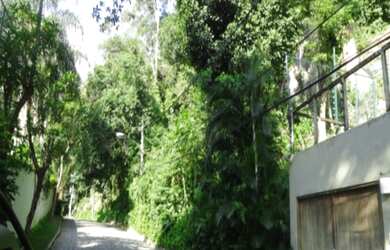 Imagem: O terreno possui 5.515m² de Área Privada e está localizado