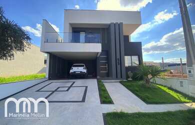 Imagem: A casa em condomínio possui 3 Dormitórios, 1 Suíte, 4 Banheiros