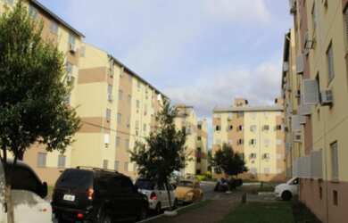 Imagem: O apartamento possui 2 Dormitórios, 1 Banheiro, 1 Vaga na garagem