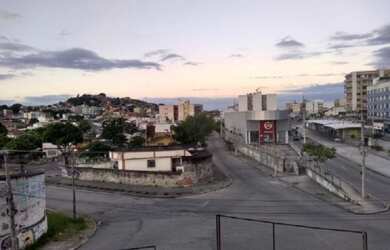 Imagem: O depósito à venda possui 1 Banheiro, 5 Vagas na garagem e