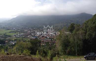 Imagem: O terreno possui 480m² de Área Privada e está localizado