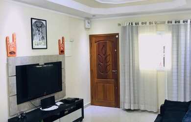 Imagem: A casa possui 3 Dormitórios, 3 Suítes, 4 Banheiros, 2 Vagas