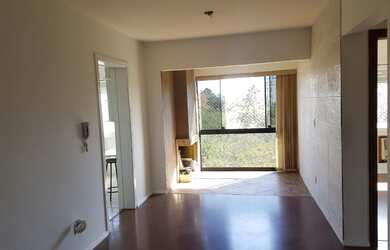 Imagem: O apartamento possui 3 Dormitórios, 1 Banheiro, 1 Vaga na garagem