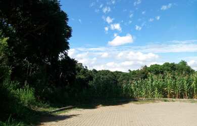 Imagem: O terreno possui 923m² de Área e está localizado em Vale