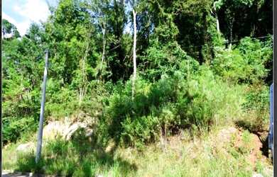 Imagem: O terreno possui 2.125m² de Área e está localizado em Piá