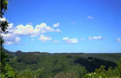 Imagem: O terreno possui 725m² de Área e está localizado em Pousada