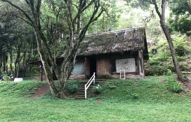 Imagem: A fazenda possui 2 Dormitórios, 1 Banheiro, 80m² de Área