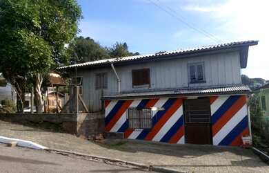 Imagem: O terreno possui 378m² de Área e está localizado em Dutra