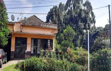Imagem: O terreno possui 3 Dormitórios, 3 Banheiros, 160m² de Área