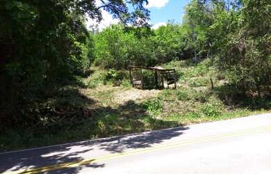 Imagem: A fazenda possui 6m² de Área e está localizado em Linha