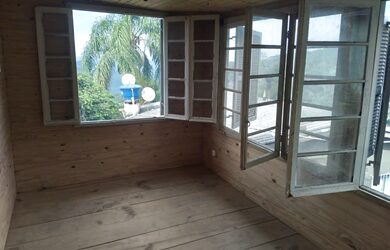Imagem: A casa possui 2 Dormitórios, 1 Banheiro, 60m² de Área, 55m²
