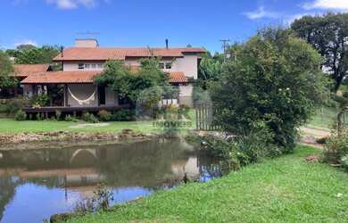 Imagem: A fazenda possui 3 Dormitórios, 1 Suíte, 3 Banheiros, 2 Vagas