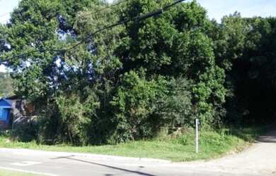 Imagem: O terreno possui 726m² de Área e está localizado em Centro