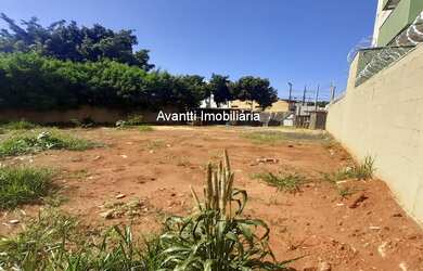 Imagem: O terreno possui 500m² de Área e está localizado em Santa