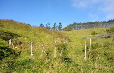 Imagem: A fazenda possui 2 Dormitórios, 1 Banheiro, 1 Vaga na garagem