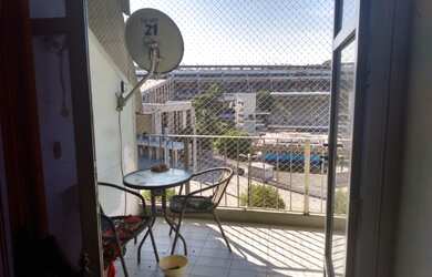 Imagem: O apartamento possui 2 Dormitórios, 1 Banheiro, 1 Vaga na garagem