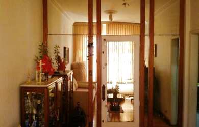 Imagem: O apartamento possui 3 Dormitórios, 1 Banheiro, 1 Vaga na garagem