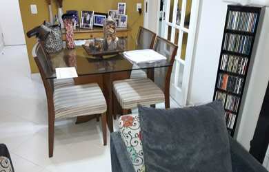 Imagem: O apartamento possui 1 Dormitório, 1 Banheiro, 1 Vaga na garagem