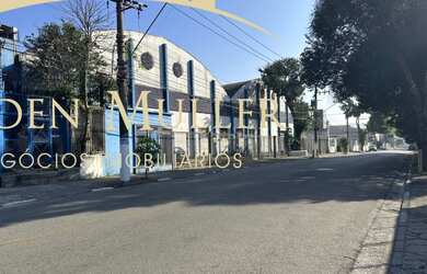 Imagem: O depósito possui 10 Banheiros, 10 Vagas na garagem, 2.366m²