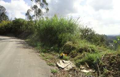 Imagem: O terreno possui 6.670m² de Área e está localizado em Embu