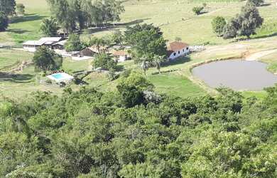 Imagem: A fazenda possui 40m² de Área, Churrasqueira, Piscina, Área