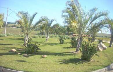 Imagem: O terreno possui 250m² de Área Privada e está localizado