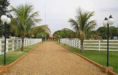 Imagem: A fazenda está localizado em Centro, Avaré à venda por