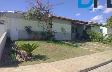 Imagem: A casa possui 2 Dormitórios, 1 Suíte, 2 Banheiros, 2 Vagas