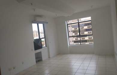 Imagem: A sala comercial possui 40m² de Área e está localizado em