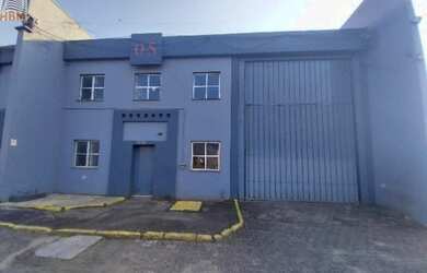 Imagem: O depósito possui 4 Banheiros, 3 Vagas na garagem, 1.000m²