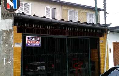 Imagem: A casa possui 3 Dormitórios, 2 Banheiros, 2 Vagas na garagem