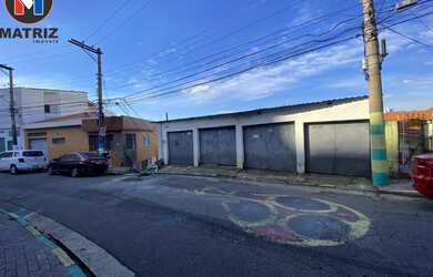 Imagem: O terreno possui 300m² de Área Privada e está localizado