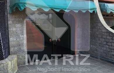 Imagem: A casa possui 4 Dormitórios, 1 Suíte, 4 Banheiros, 2 Vagas