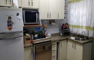 Imagem: A casa possui 2 Dormitórios, 2 Banheiros, 4 Vagas na garagem